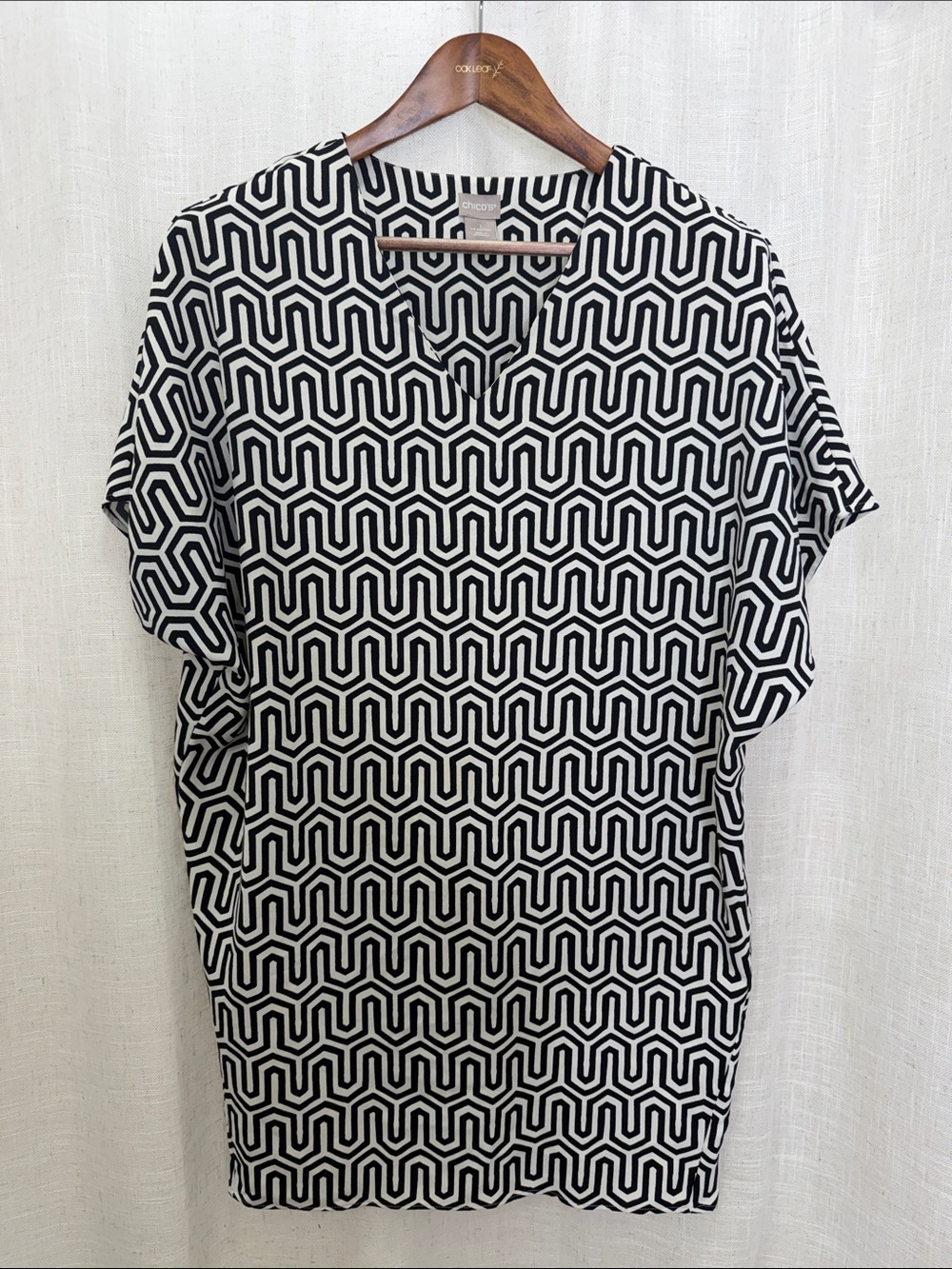 Chico’s Black & White Geometric Print Tunic Dress Size 8 Excellent Condition